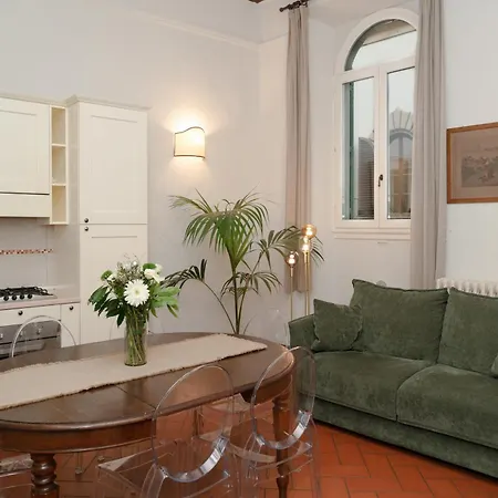 Apartment Rondinelli Charme Prestige
